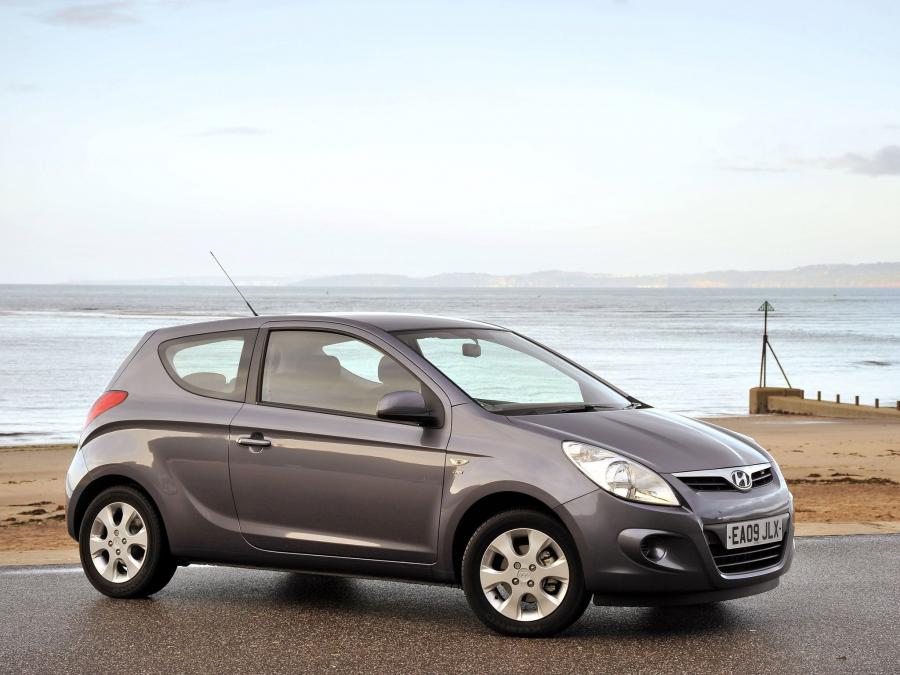  Hyundai i20 3-Door 2009 года  (UK) (фото 5 из 16)
